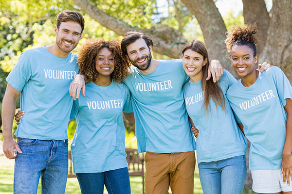 Team volunteering in community